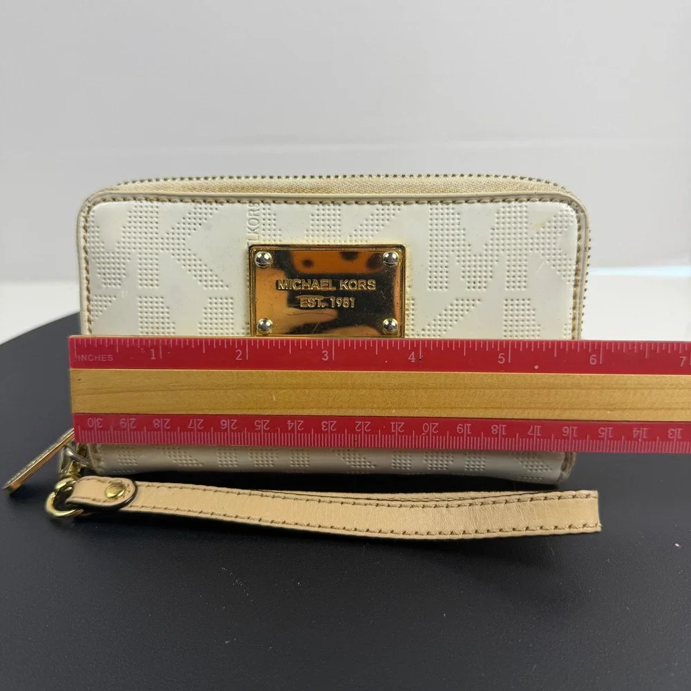 Michael Kors White Monogram Patent Leather Zip Around Wristlet Wallet Gold Logo